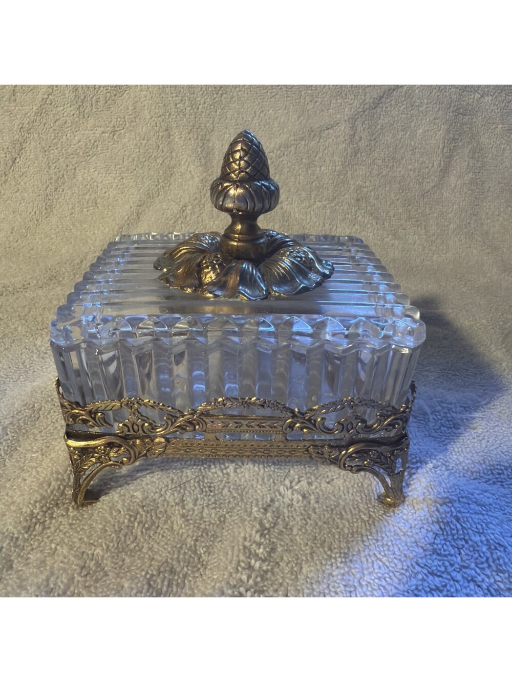 VTG Footed Glass Jewelry Trinket Casket Ribbed Cut Glass Acorn Shaped Lid